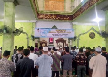 Masyarakat Kota Jambi Laksanakan Salat Gerhana Matahari Cincin