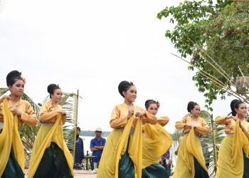Tari Kedidi  dari STISIP NH, Meriahkan Festival Kampung Senaung