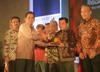 Terima Penghargaan, Al Haris Sukses Ciptakan Pasar Bawah Bangko sebagai “Pasar Tertib Ukur”