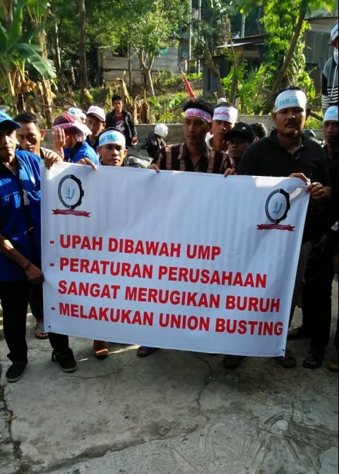 Tuntut Kenaikan Upah, Puluhan Buruh Unjuk Rasa di Kantor CPT