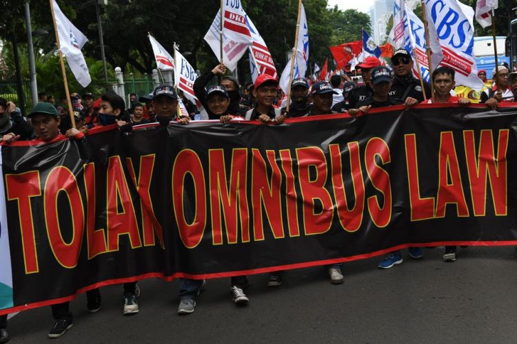 Dinilai Merugikan, RUU Cipta Kerja Ditolak