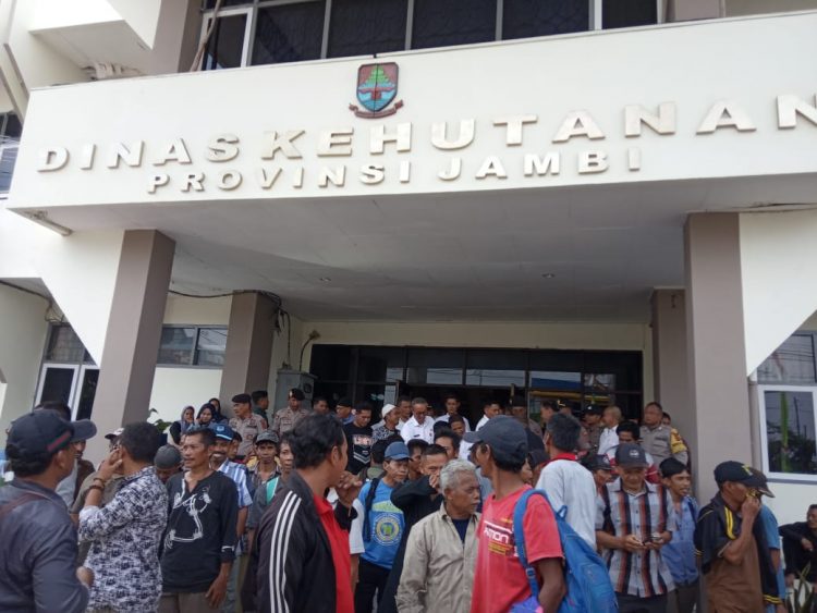 Warga 12 Desa di Sarolangun, Tuntut  Lahan Mereka Dikembalikan