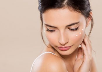 Rekomendasi Eye Cream untuk Mencerahkan Kantung Mata