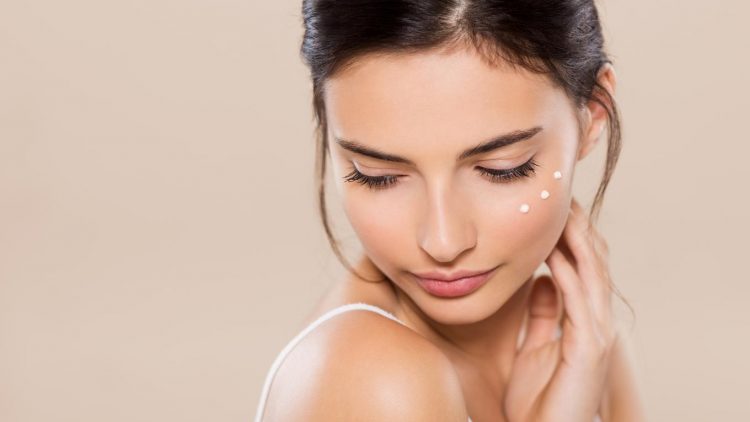 Rekomendasi Eye Cream untuk Mencerahkan Kantung Mata