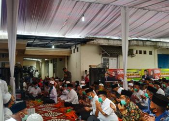 Peringati Wafatnya Mendiang Orangtua, CE Datangkan Ustad Kondang