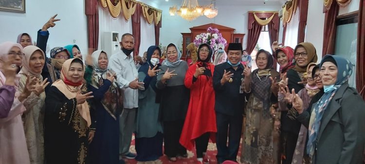 Dikomandoi Abdullah Hich, Pensiunan PNS Alumni APDN Jambi Dukung Haris-Sani