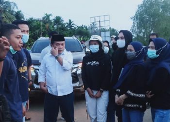 Milenial Nipah Panjang Cegat Al Haris: Dari Siang Kami Tunggu Bapak!