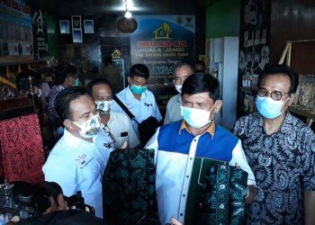 Syafril Nursal : Motif Batik Aneka Laut Sangat Indah