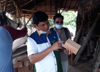 Terharu Dikunjungi Syafril Nursal, Pengrajin Batu Bata Doakan Kemenangan untuk FU-SN