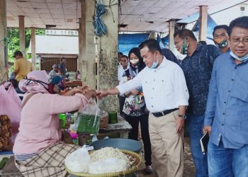 Blusukan ke Pasar, Al Haris Sorot Banyak Drainase Tak Berfungsi