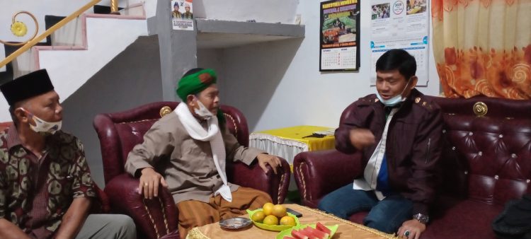 Pengasuh Ponpes Al Hidayah Rantau Rasau Tanjabtim Doakan Fachrori-Syafril Menang