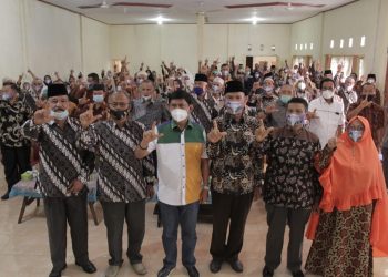 Syafril Nursan bersilaturahmi dengan Persatuan Purnawirawan Polri dan Warakawuri Kabupaten Kerinci dan Kota Sungaipenuh, Minggu (1/11). FOTO: IST