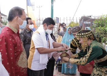 Syafril Nursal bersilahturahmi dengan masyarakat Desa Belui, Kabupaten Kerinci, Senin (2/11).
