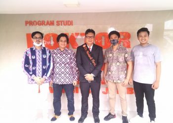 Selamat! Direktur Media Center FU-SN Raih Gelar Doktor dari Unja