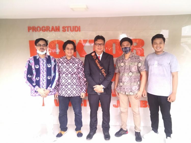 Selamat! Direktur Media Center FU-SN Raih Gelar Doktor dari Unja