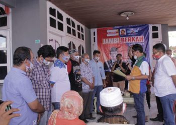 Syafril Nursal Kukuhkan Tim Relawan Mitra Ojek Online Kota Jambi