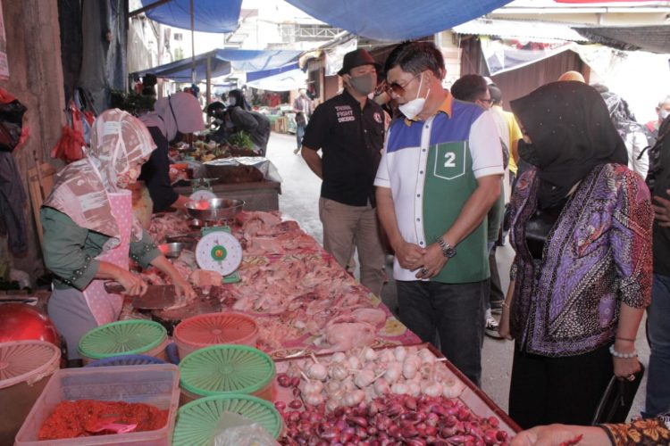 Blusukan ke Pasar Keluarga, Syafril Dipuji Santun