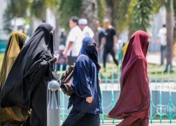 Tarik Cadar Perempuan, Seorang Lelaki Dipolisikan