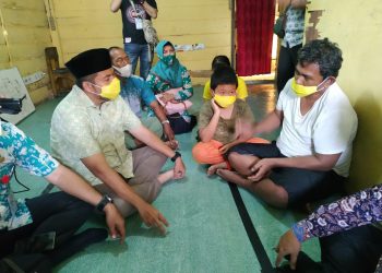 Anggota DPRD Kota Jambi, KFA Bantu Warga Penderita Glaukoma 