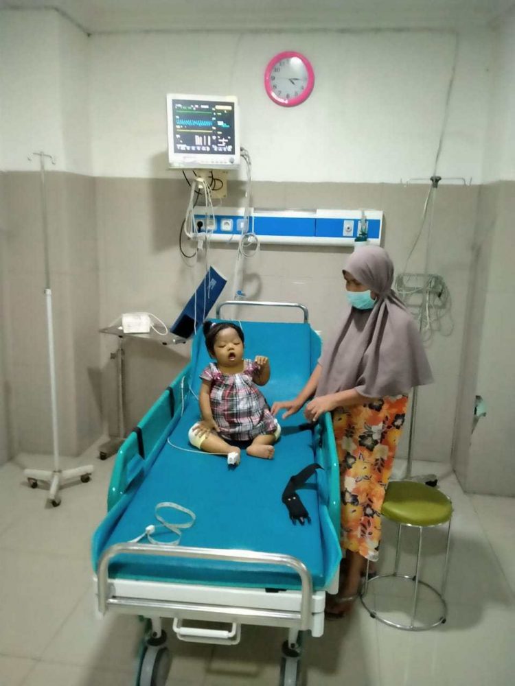 Istri Wakil Walikota Jambi Bantu Berobat Penderita Sirosis Hepatis