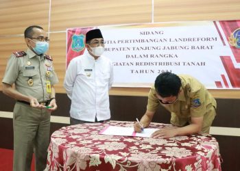 Bupati Pimpin Sidang Panitia Pertimbangan Landreform Tanjabbar