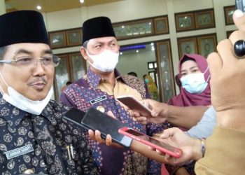 Bupati Minta ASN Wajib Kenakan Busana Batik Tanjabbar