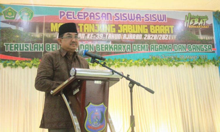Bupati Tanjabbar Akan Support Siswa Berprestasi