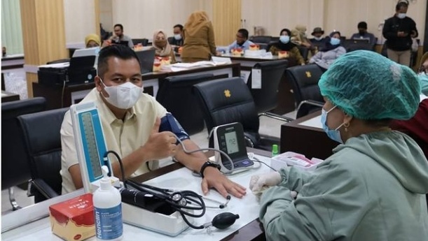 Anggota DPRD Kota Jambi Ikuti Vaksinasi Tahap II
