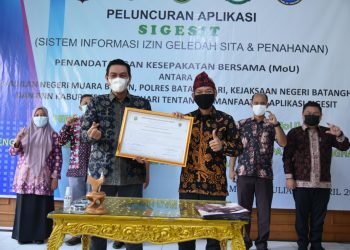 Bupati MFA Teken MoU Aplikasi SIGESIT di PN Muara Bulian