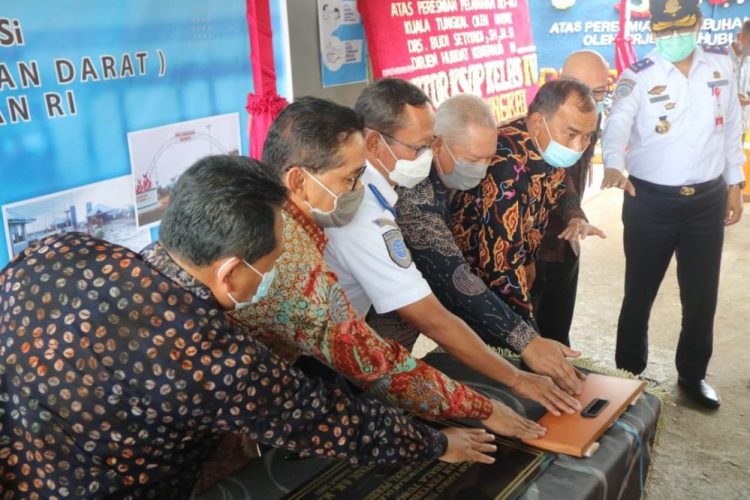 Varial Dampingi Dirjen Perhubungan Darat Resmikan Pelabuhan Ro-Ro Kualatungkal