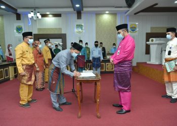 Lantik 54 Pejabat Fungsional  Sekda Tekankan Peningkatan Kualitas Diri dan Kinerja