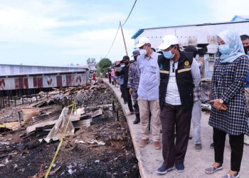 Bupati Tanjabbar Kunjungi Lokasi Kebakaran di Tanjabtim