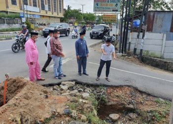 Drainase Tak Berfungsi, Anggota DPRD Kota Jambi Turun Langsung
