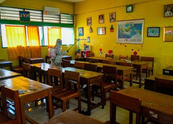 PTM Diundur dan Sekolah Disterilkan dengan Disinfektan