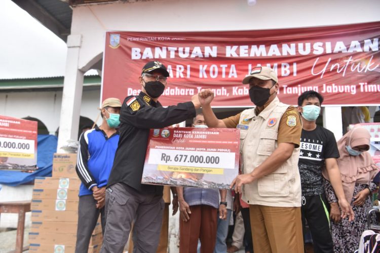 Fasha Salurkan Rp677 Juta Donasi Kota Jambi Peduli untuk Mendahara Tengah