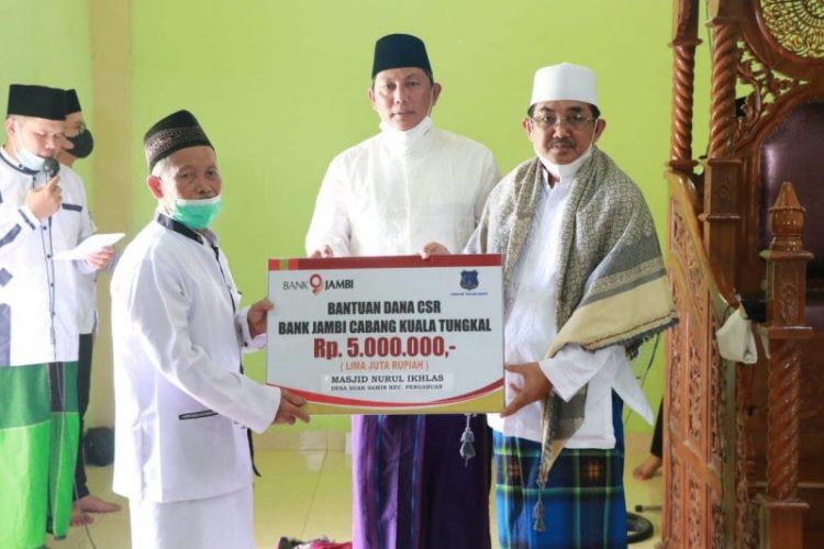 Bupati dan Wabup Safari Jumat di Kecamatan Pengabuan