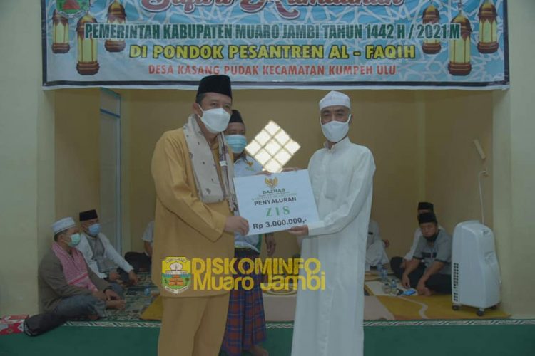 Wabup Muaro Jambi Safari Ramadhan ke Ponpes Al Faqih Kasang Pudak