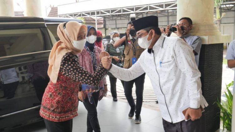 Pj Gubernur Jambi Minta Pemkab Tanjabbar Serius Tangani C-19