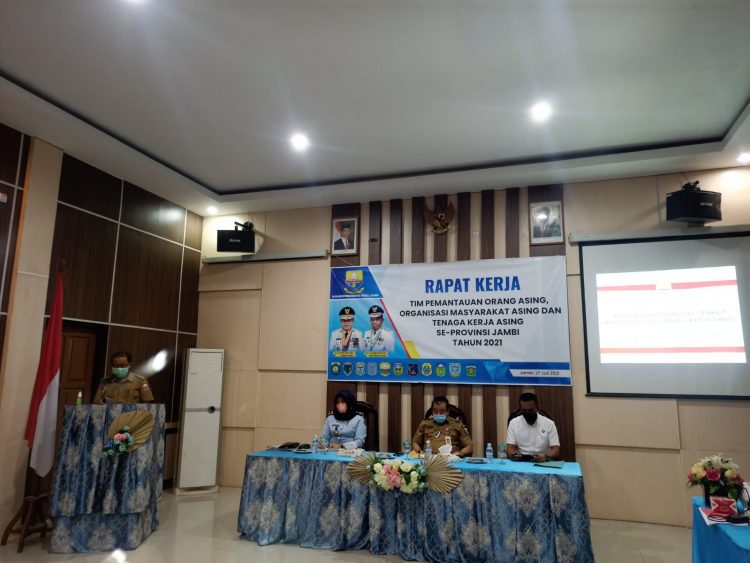 Kesbangpol Jambi Bentuk Tim Pemantau Orang Asing