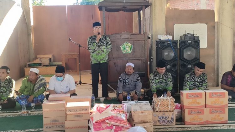 MWCNU Sarolangun Bantu Sembako Korban Kebakaran Pesantren Miftahul Huda