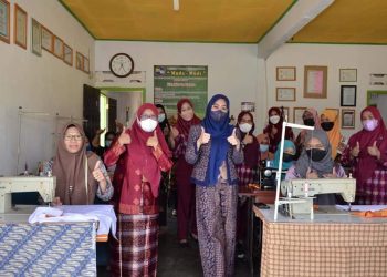 TP-PKK Tebo dan Disperindagnaker Adakan Pelatihan Menjahit