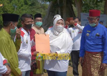 Masnah Busro Sambut Peserta KKN Kebangsaan di Candi Muaro Jambi