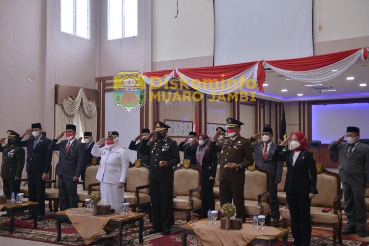 Bupati Muaro Jambi dan Jajaran Ikuti Upacara Kemerdekaan RI ke 76
