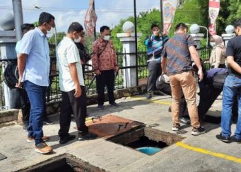Buang Limbah ke Drainase, Komisi III DPRD Kota Jambi Sidak JPM Trona