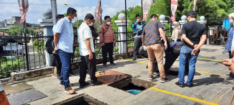Buang Limbah ke Drainase, Komisi III DPRD Kota Jambi Sidak JPM Trona