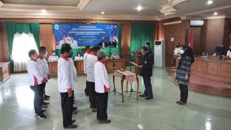 Pengurus PWI Tanjabtim Periode 2021-2024 Resmi Dilantik