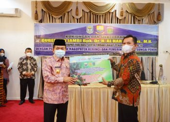 Evaluasi Penanganan Covid-19 Kerinci-Sungai Penuh, Al Haris Salurkan Bantuan Pemprov