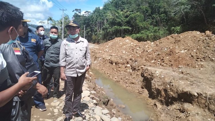 Akses Jalan Tabir Barat Dirusak