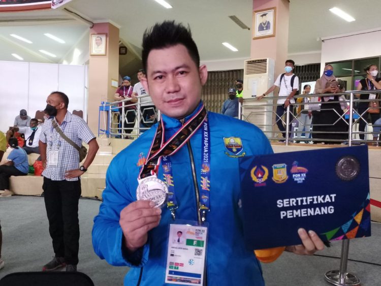 Cabor Angkat Berat Jambi Sabet Medali Perak di PON XX Papua