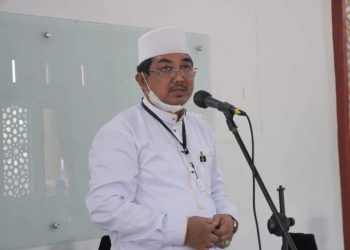Safari Jumat di Desa Gemuruh, Bupati Tanjabbar Targetkan Seluruh Guru Ngaji Dapat Bantuan